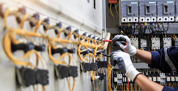 Professional Electrician technician working in Norwich, CT